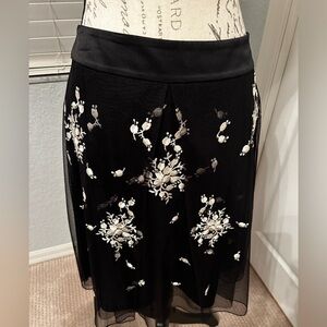 Cute skirt from Ann Taylor, Sz4P, embroidered